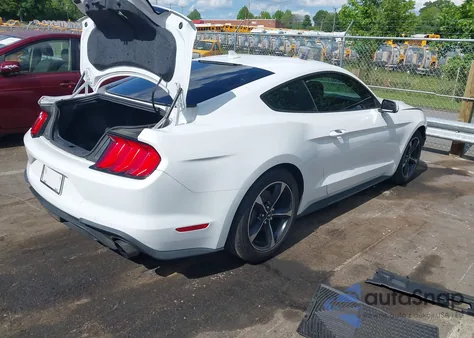 2020 Ford Mustang Ecoboost Fastback z USA, uszkodzony, nr VIN 1FA6P8TH4L5190405